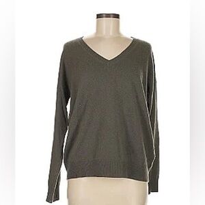 Skull cashmere sweater. NWT. Size large.  Green/grey with camo skull